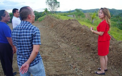 <p><strong>MEGA PROJECT SITE.</strong> Mayor Stephany Uy-Tan shows to potential investors the site of the proposed Sky City Mega Project. <em>(Photo courtesy of Catbalogan city government)</em> </p>